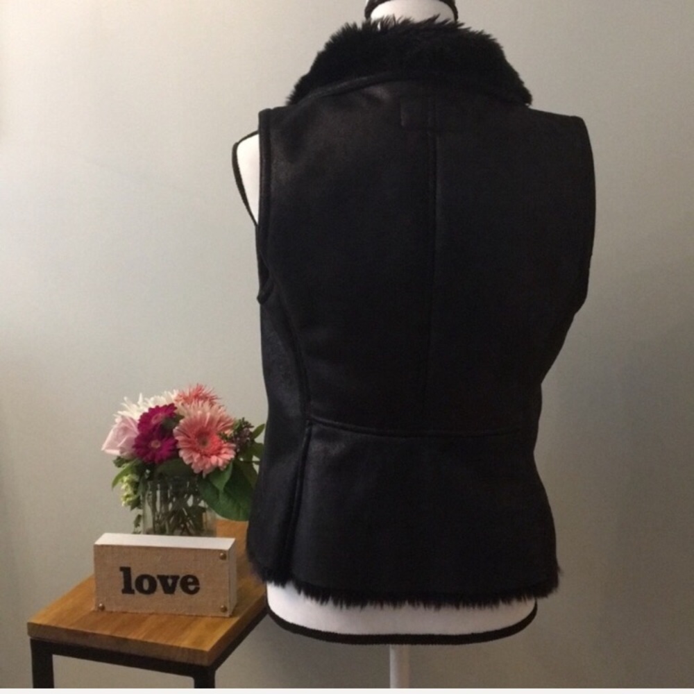 BANANA REPUBLIC MULTI ZIP MOTO FAUX SHEARLING VEST - Picture 4 of 10